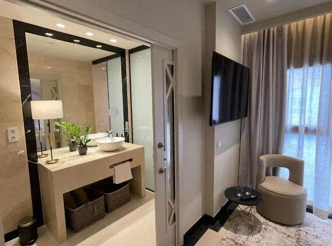 فندق Maison Marineta 3*